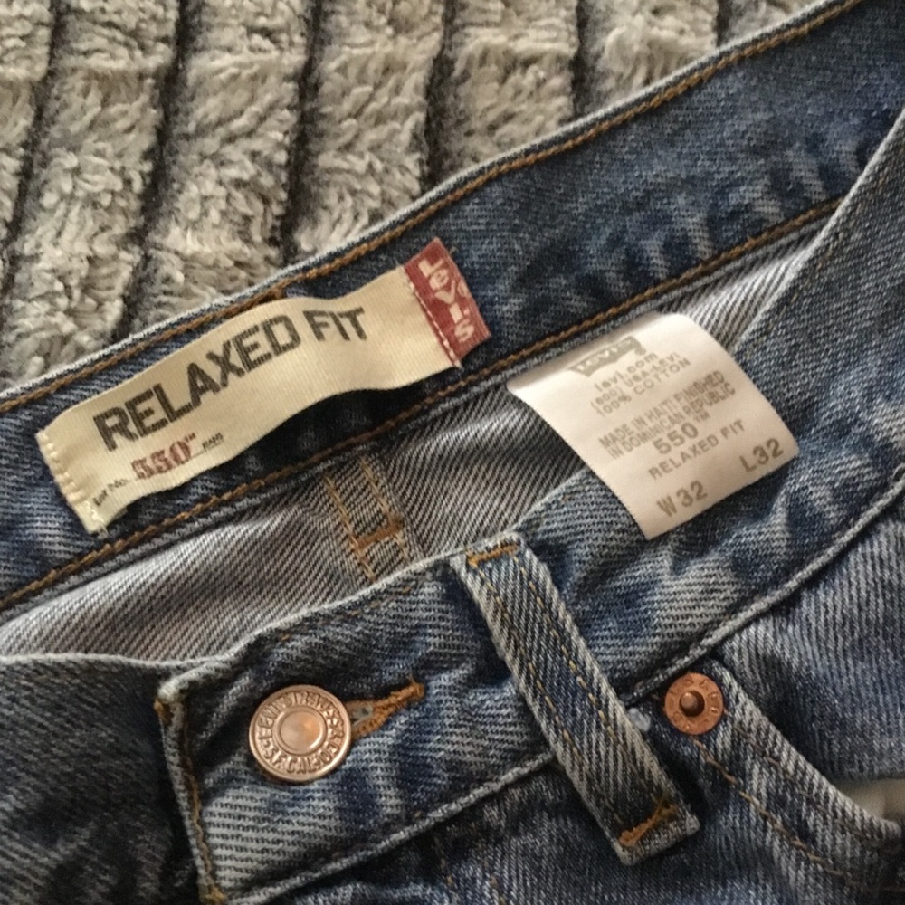 Levi’s 550 men’s jeans ⬇️ price drop!!